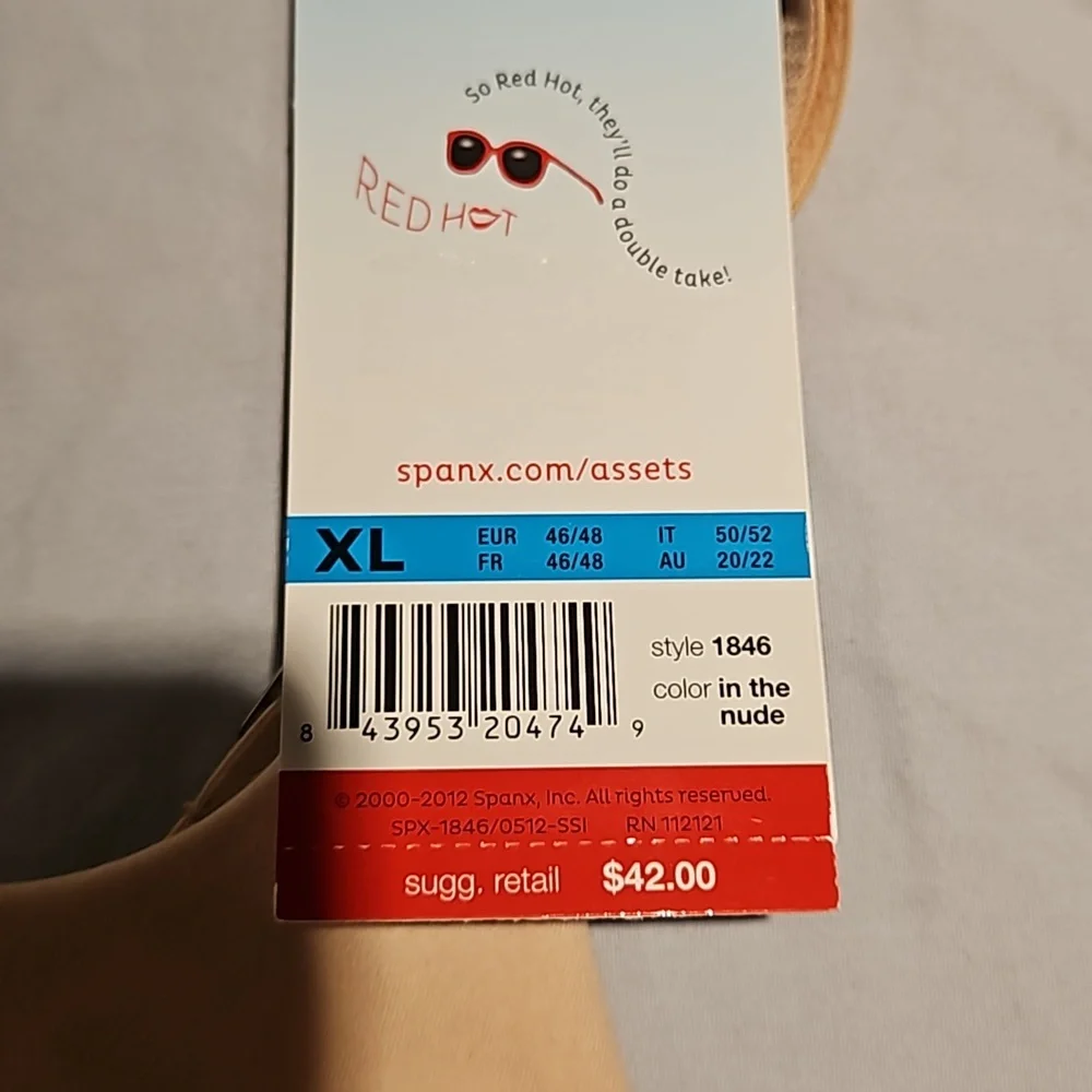 Spanx Red Hot Assets Cami - NWT - Picture 3 of 5